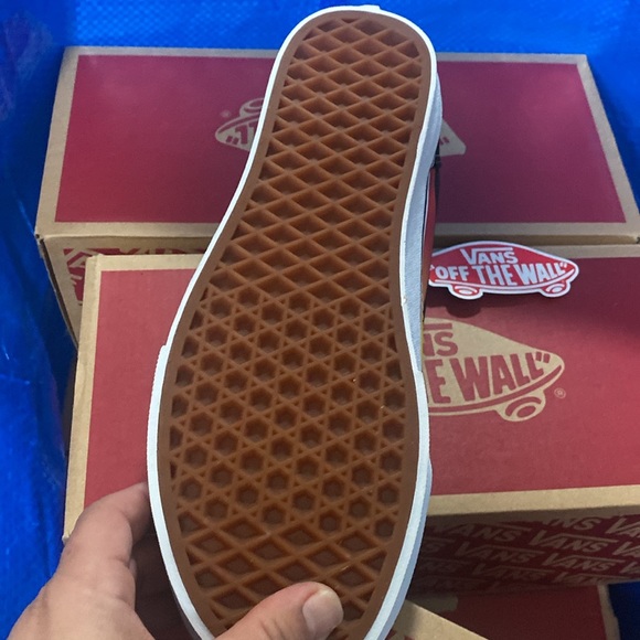 New beautiful vans - Picture 3 of 9